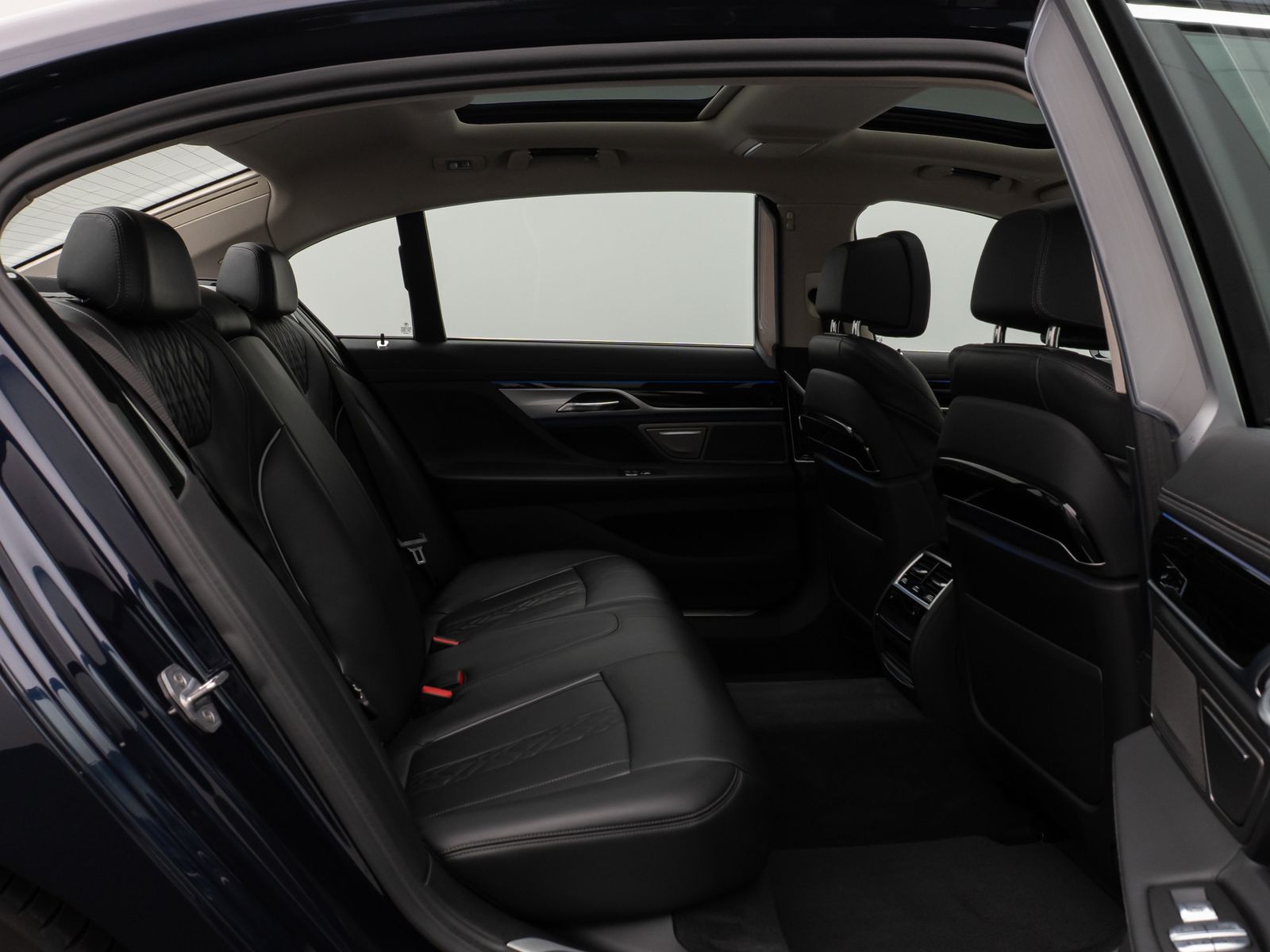 Fahrzeugabbildung BMW 750Li xD 360°Panorama Laser HUD H/K Massage ACC
