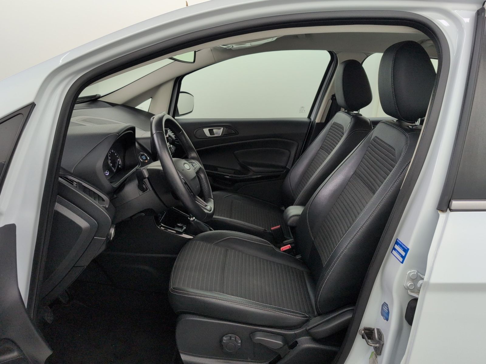 FORD EcoSport 1.0 EcoBoost Titanium Navi Allwetter – Bild 8