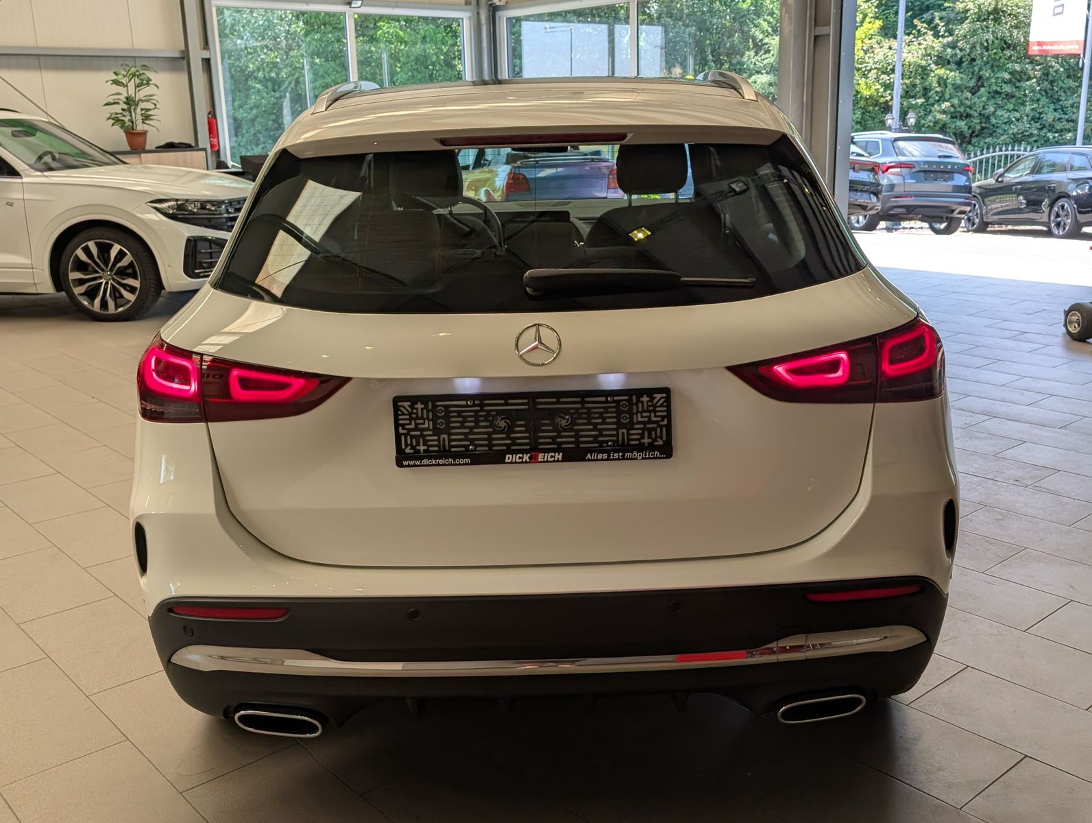 Fahrzeugabbildung Mercedes-Benz GLA 200 d DCT AMG-Line LED StandHz Dinamica Pano