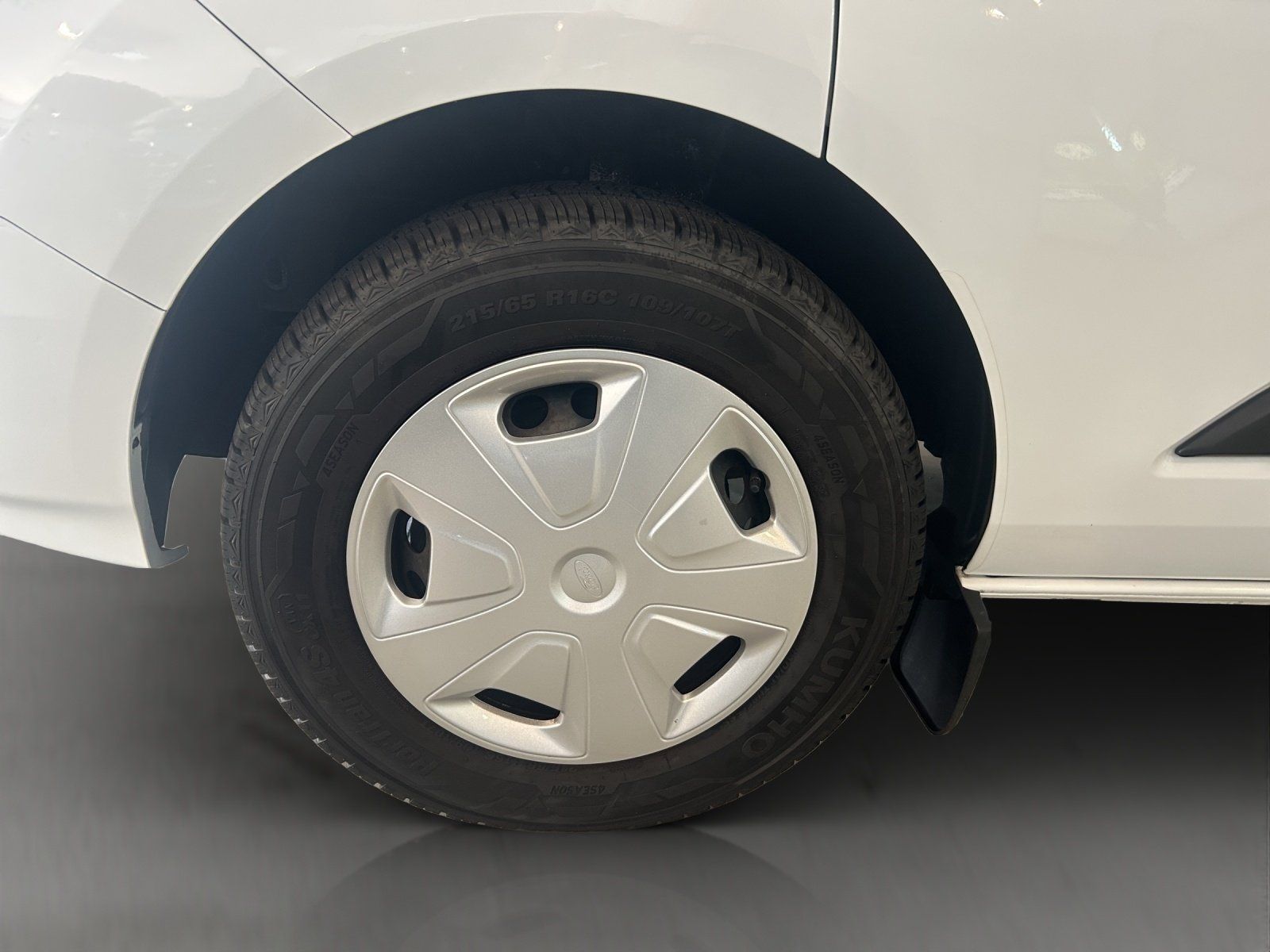 Fahrzeugabbildung Ford Ford Transit Custom 320 L2H1