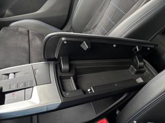 Fahrzeugabbildung BMW 218i Active Tourer M Sport -- AHK/Pano/HeadUp