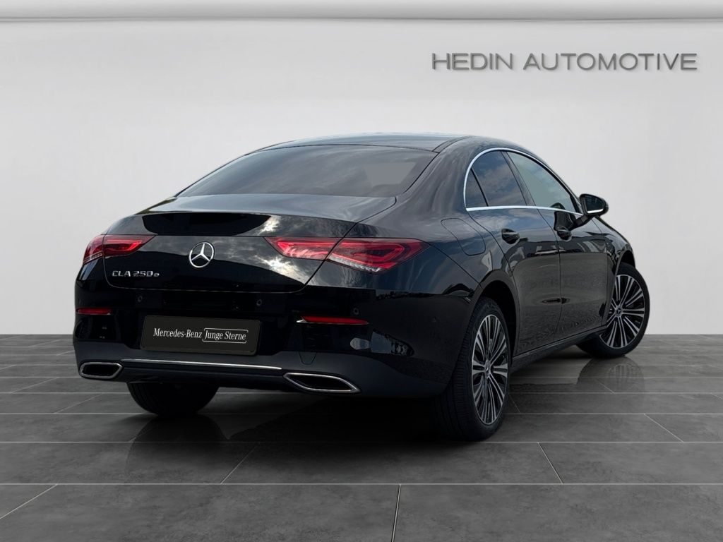 Mercedes-Benz CLA 250 e Coupé PROGRESSIVE DISTR MBUX SHZ LED foto 5
