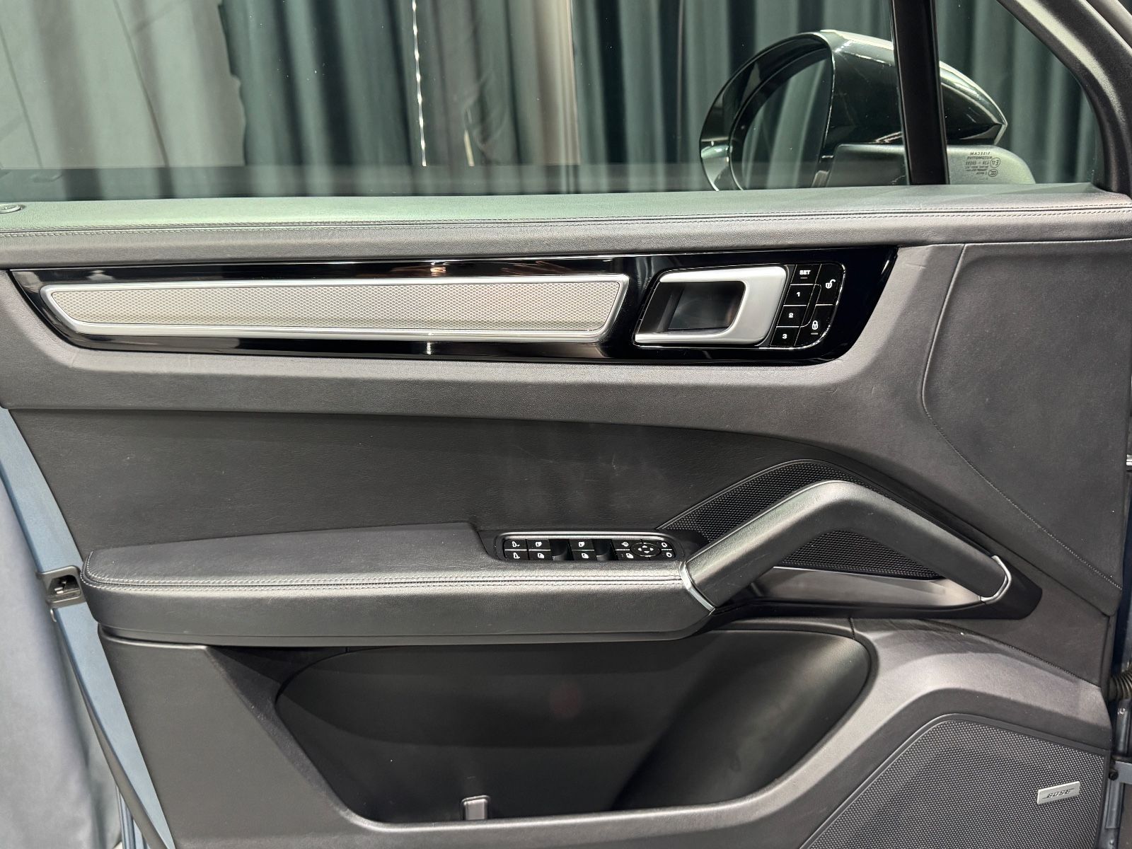 Fahrzeugabbildung Porsche Cayenne S|FACELIFT|PANO|18-WEGE|BOSE|MATRIX|