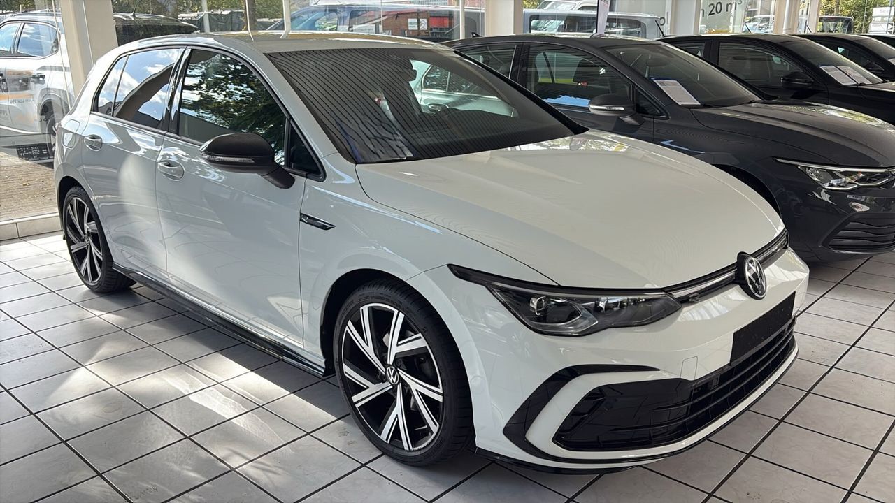 Volkswagen Golf 1.5 eTSI 130 CV DSG R-Line imagem 2