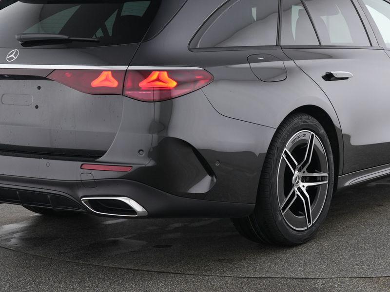 Mercedes-Benz E 220 T d , AMG NIGHT AHK DISTR KAMERA PANO PDC