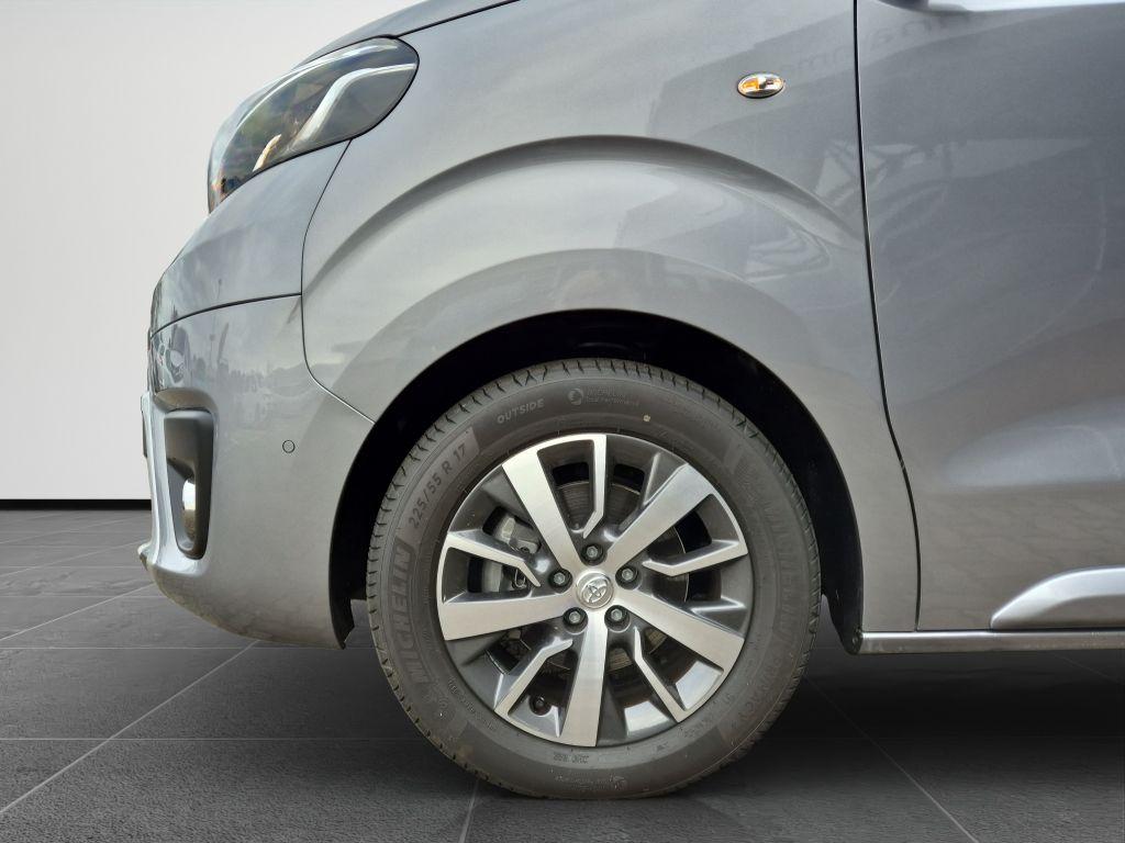 Toyota Proace 2,0-l-D-4D L1 (8-Si.) Verso Shuttle Comfo