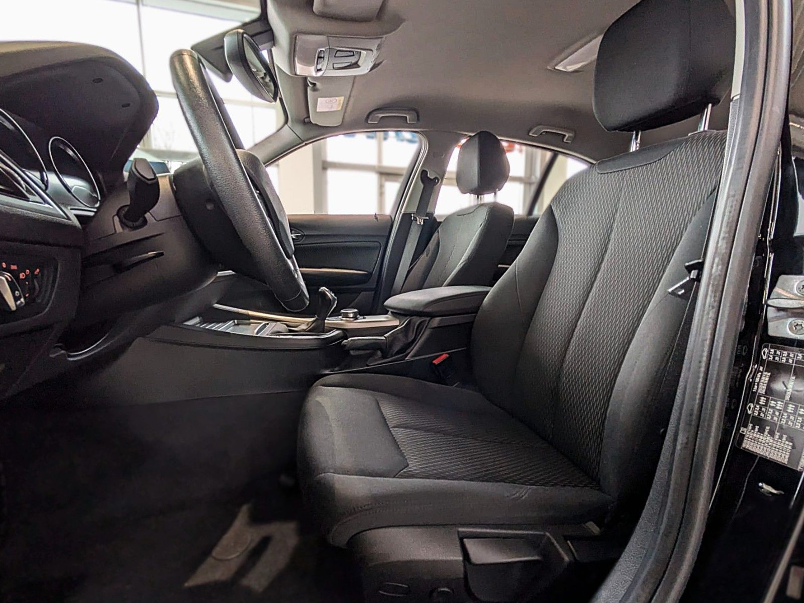 Fahrzeugabbildung BMW 116d 5 Trg KLIMAAUT NAVI SITZHZG PDC 1.HAND ALU