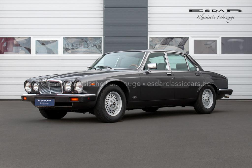 Jaguar XJ12