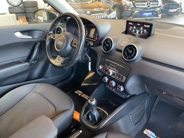 Audi A1  *SHZ*KLIMA*PDC*DYNAMIK-FAHRWERK*