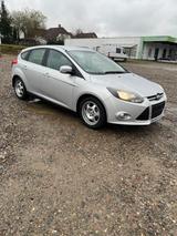 Ford Focus 1.0 5 Türer Tüv & Zahnriemen Neu - Ford Focus: Türer
