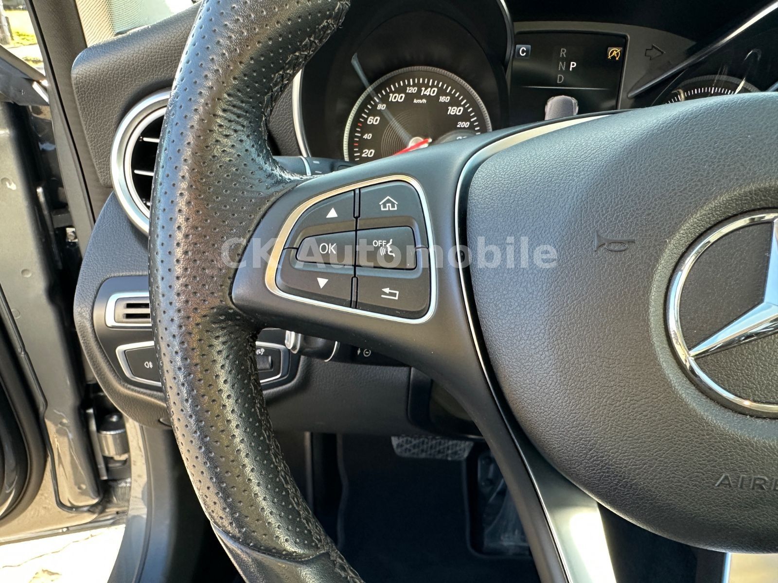 Fahrzeugabbildung Mercedes-Benz C 200 CGI Lim. Avantgarde Autom./Navi/LED/ILS