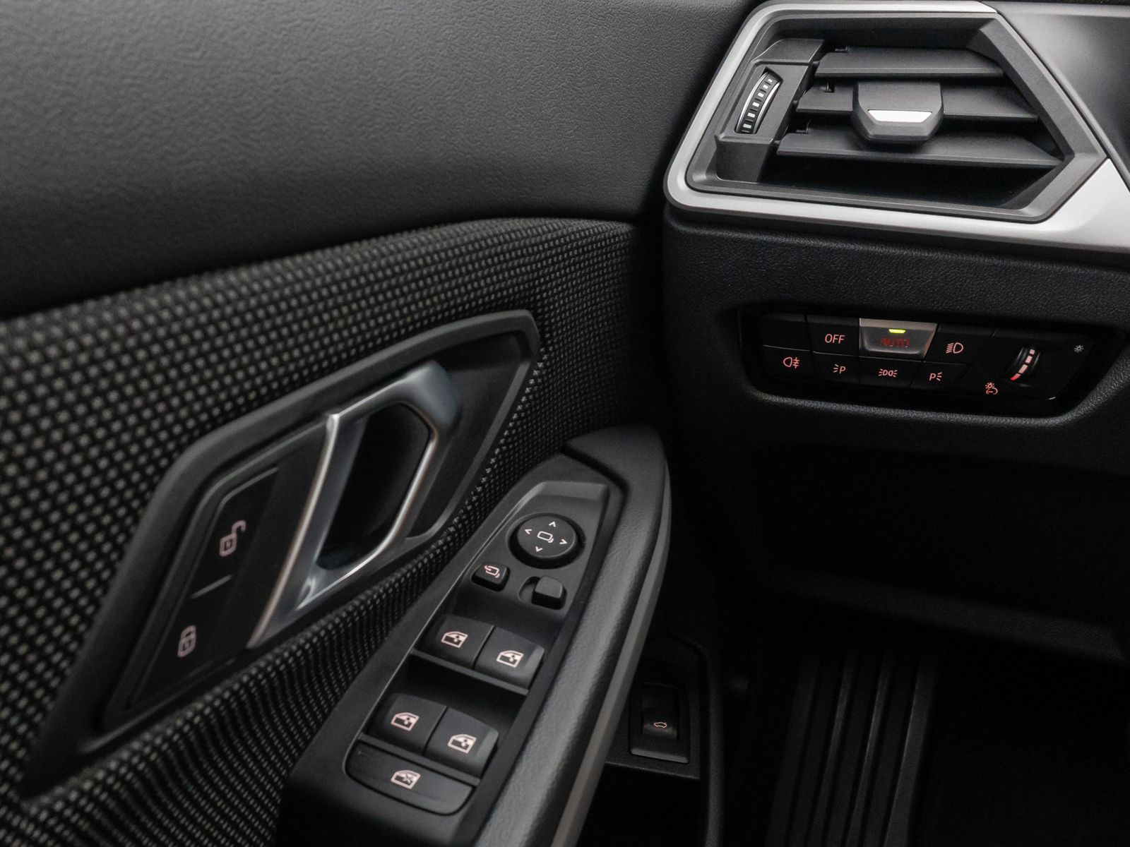 Fahrzeugabbildung BMW 320d xD  Kamera DAB MSport Fernlichtassis 18Zoll