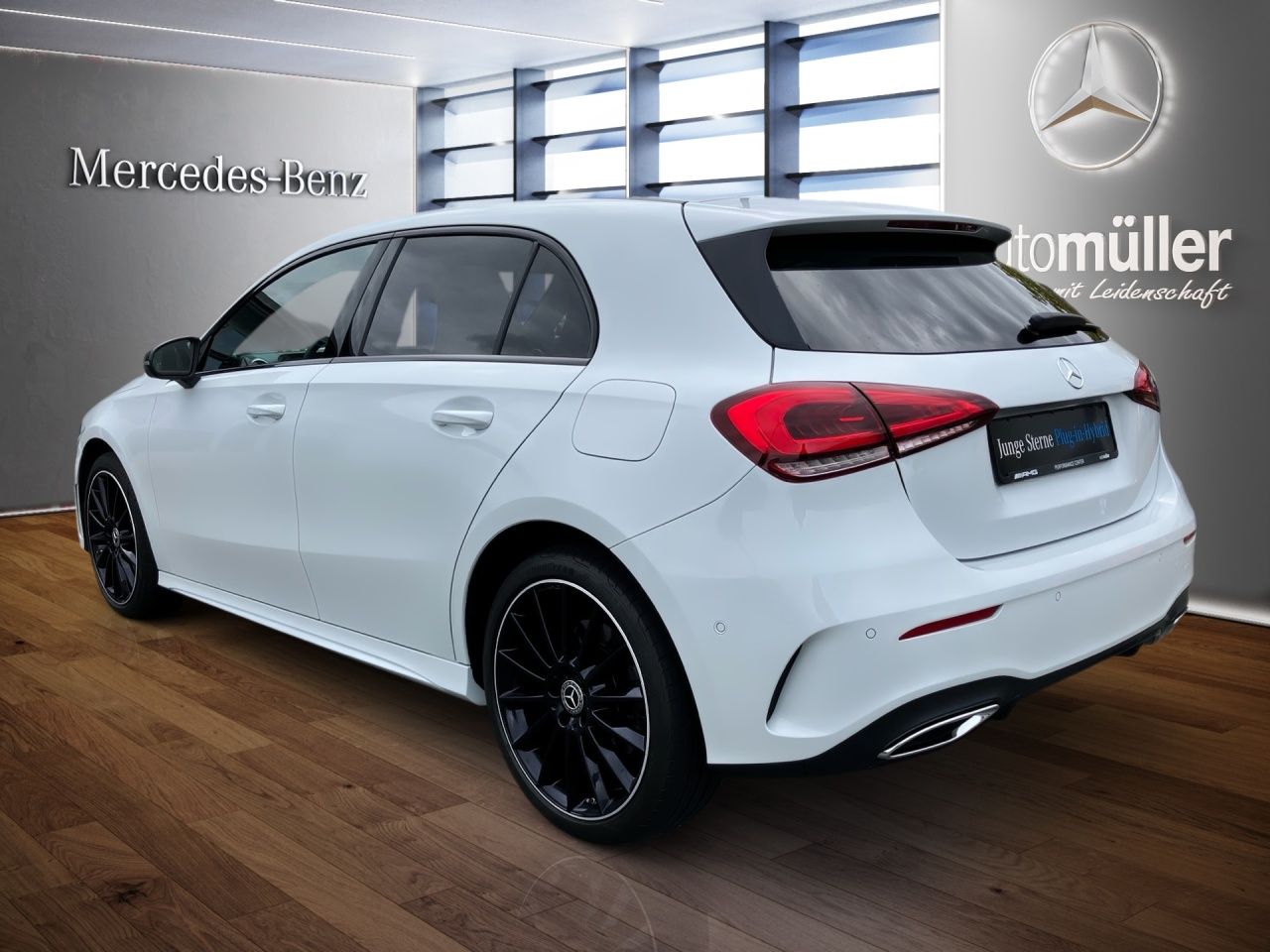 Fahrzeugabbildung Mercedes-Benz A 250 e AMG+NIGHT+PANO+AHK+BURM+MEMORY+CARPL+