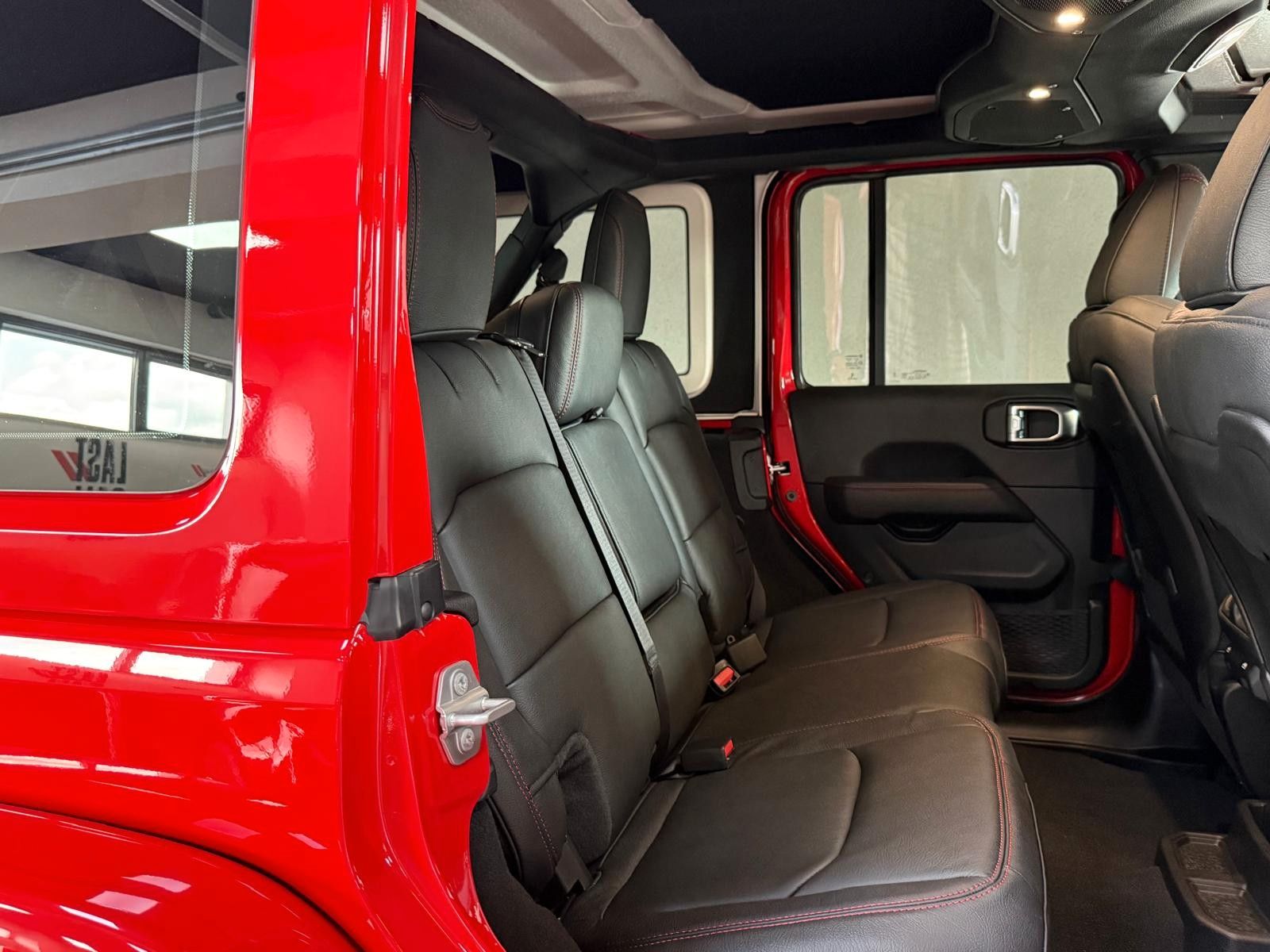 Fahrzeugabbildung Jeep RUBICON 392-6.4L HEMI V8-AHK 3500KG-35"