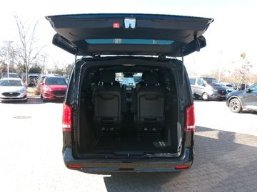 Mercedes V 220 - 6