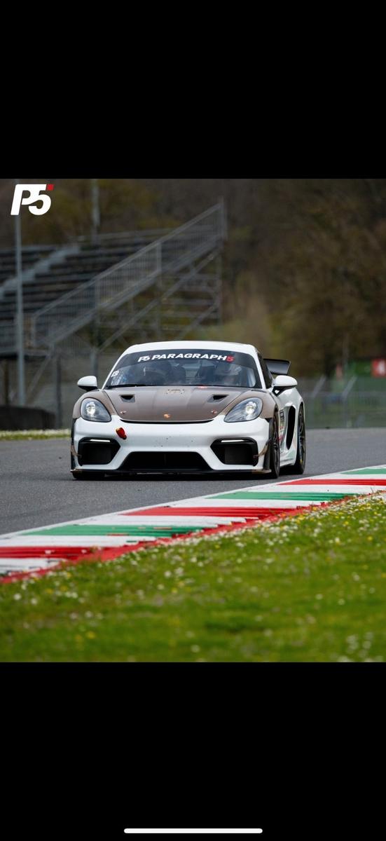 Porsche Cayman GT4 RS CS