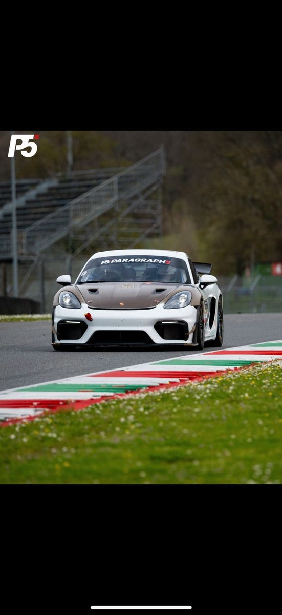 PORSCHE Cayman GT4 RS CS