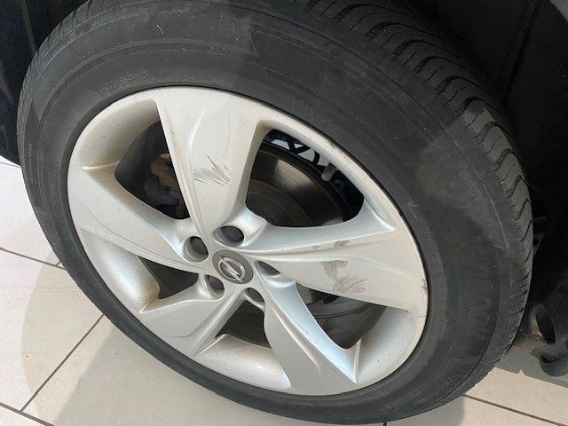 Fahrzeugabbildung Opel Grandland X 2.0D 18"ALU/NAVI/PANORAMA/KAMERA