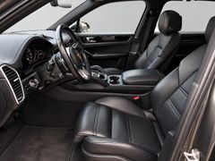 PORSCHE Cayenne 3.0L V6 E-Hybrid Super Ausstattung