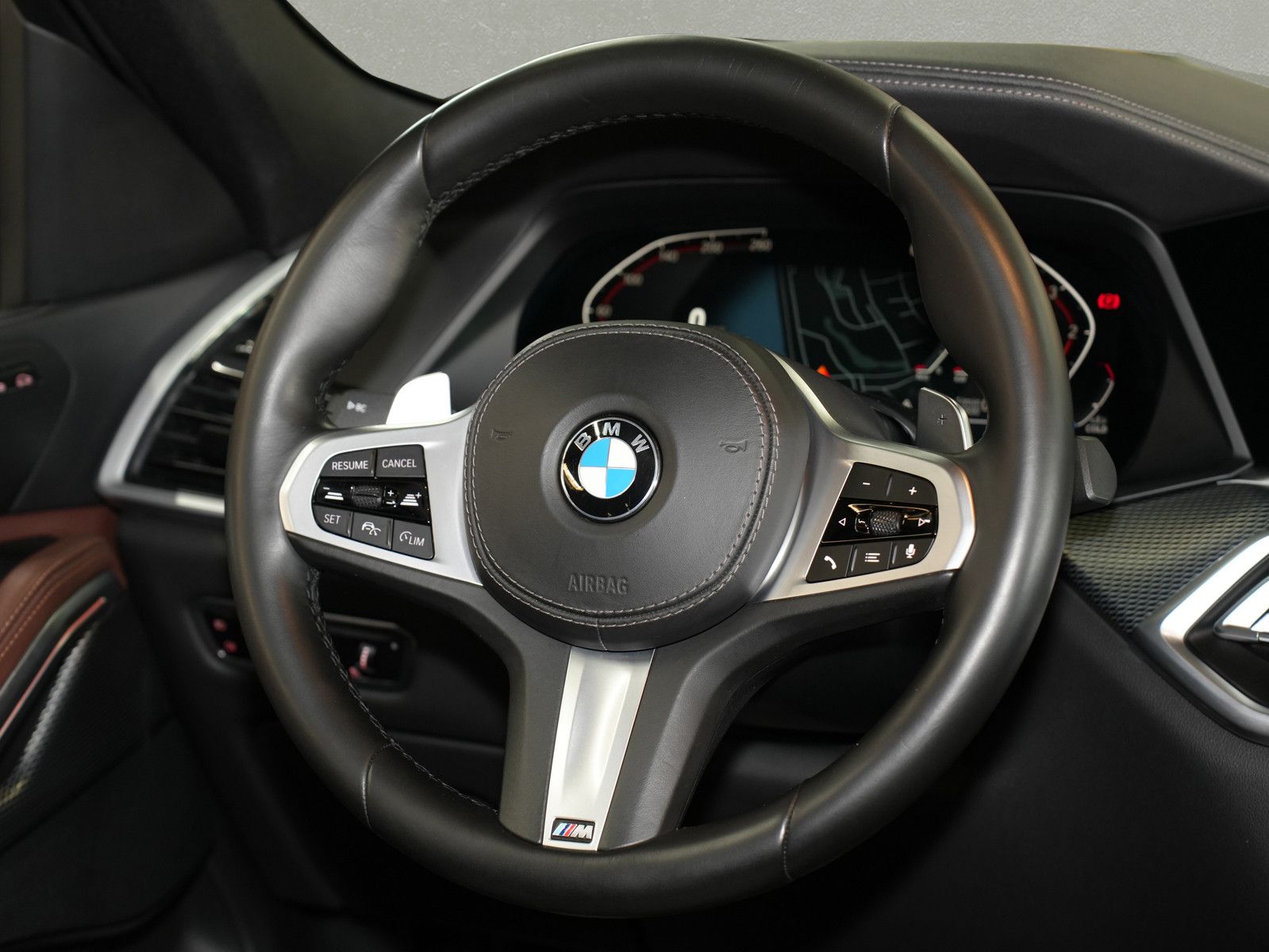 Fahrzeugabbildung BMW X6 M-Sport - 21"Y-M|LiveCockpitPro|Vernasca|360°