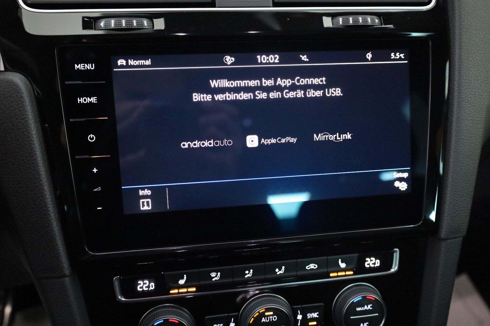 Fahrzeugabbildung Volkswagen Golf VII Lim. R 4M Navi,LED,PDC,Kamera,SH,SR+WR