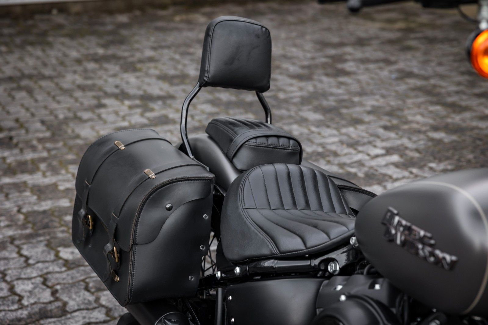 Fahrzeugabbildung Harley-Davidson FXBB STREET Bob Softail - JEKILL&HYDE