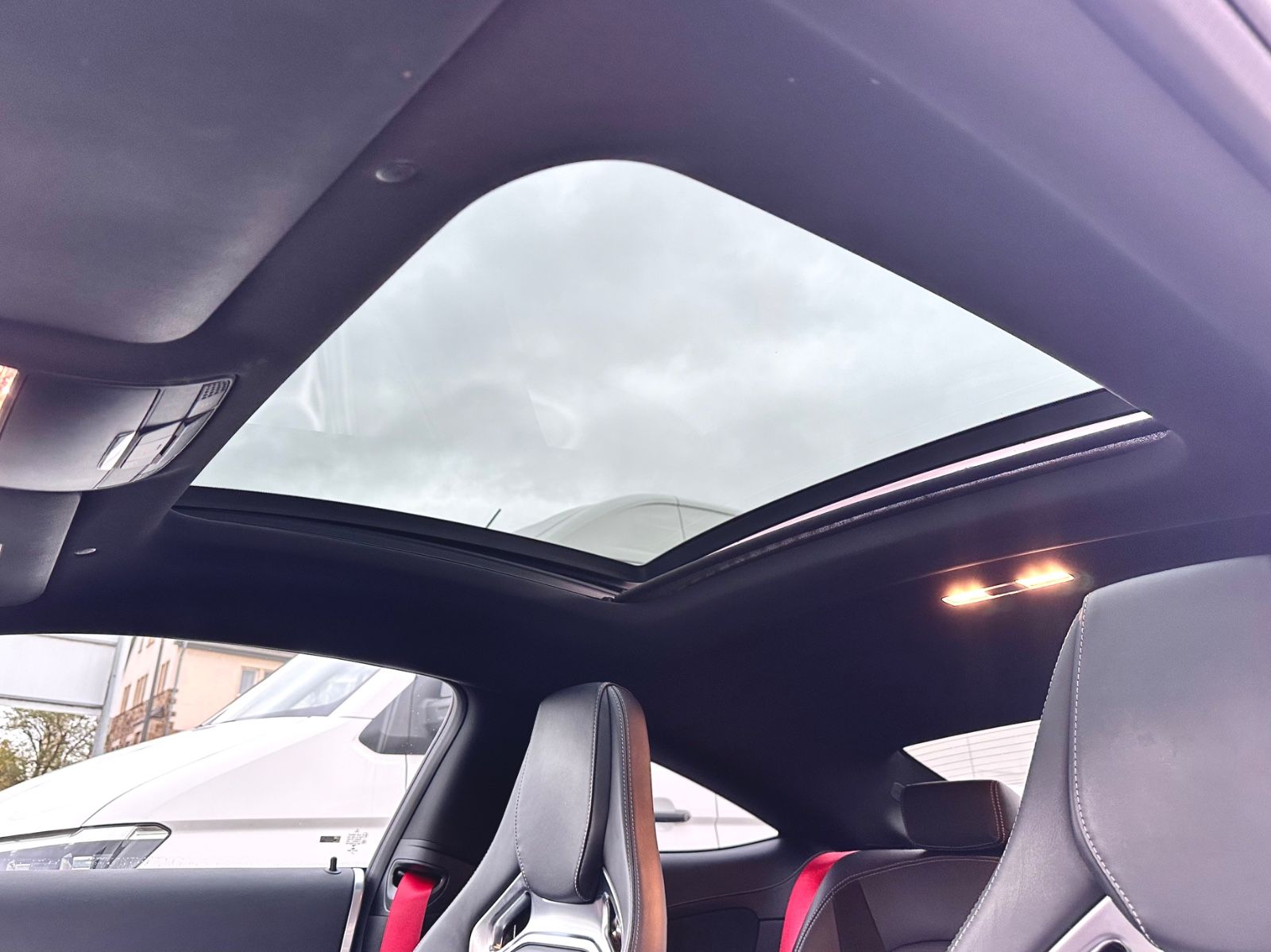 Fahrzeugabbildung Mercedes-Benz C 63 AMG COUPE*PANO+VOLL*