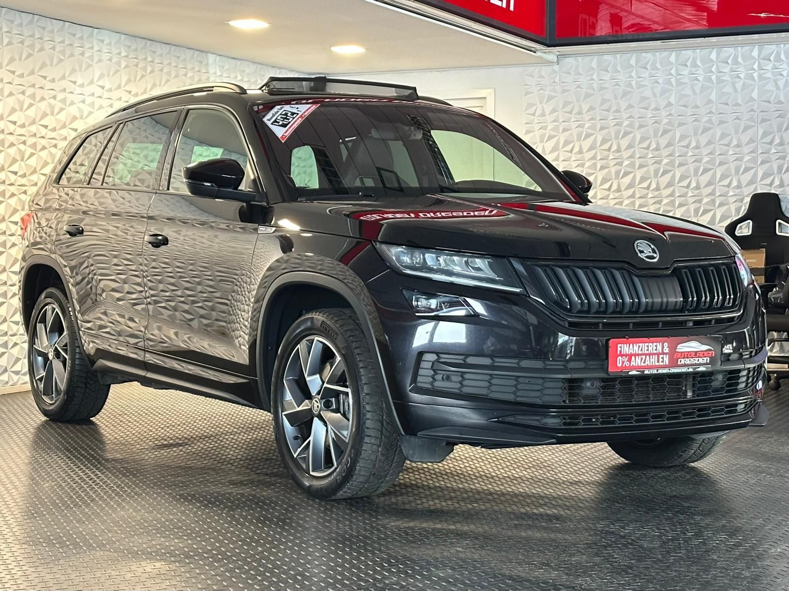 SKODA Kodiaq 2.0TDI SPORTLINE 4x4* LED#AHK#PANO#KEYLES - Image 2