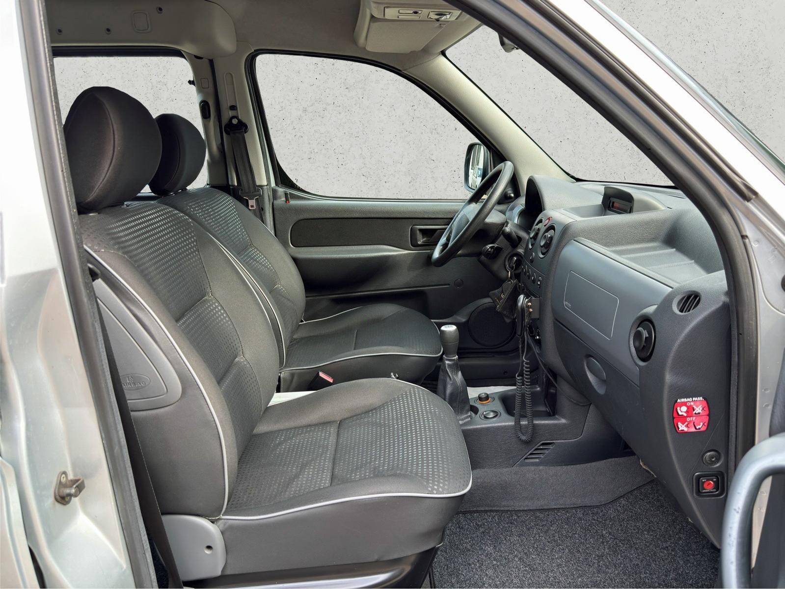 Peugeot Partner 1.6+ Behinderten Umbau+Rollstuhlrampe+KL
