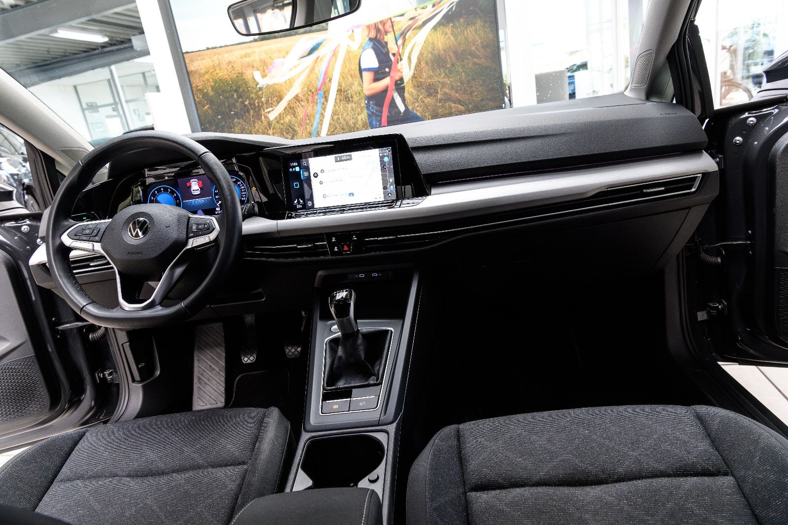 Fahrzeugabbildung Volkswagen Golf VIII Life +Navi +SHZ +ALU +LED +PDC