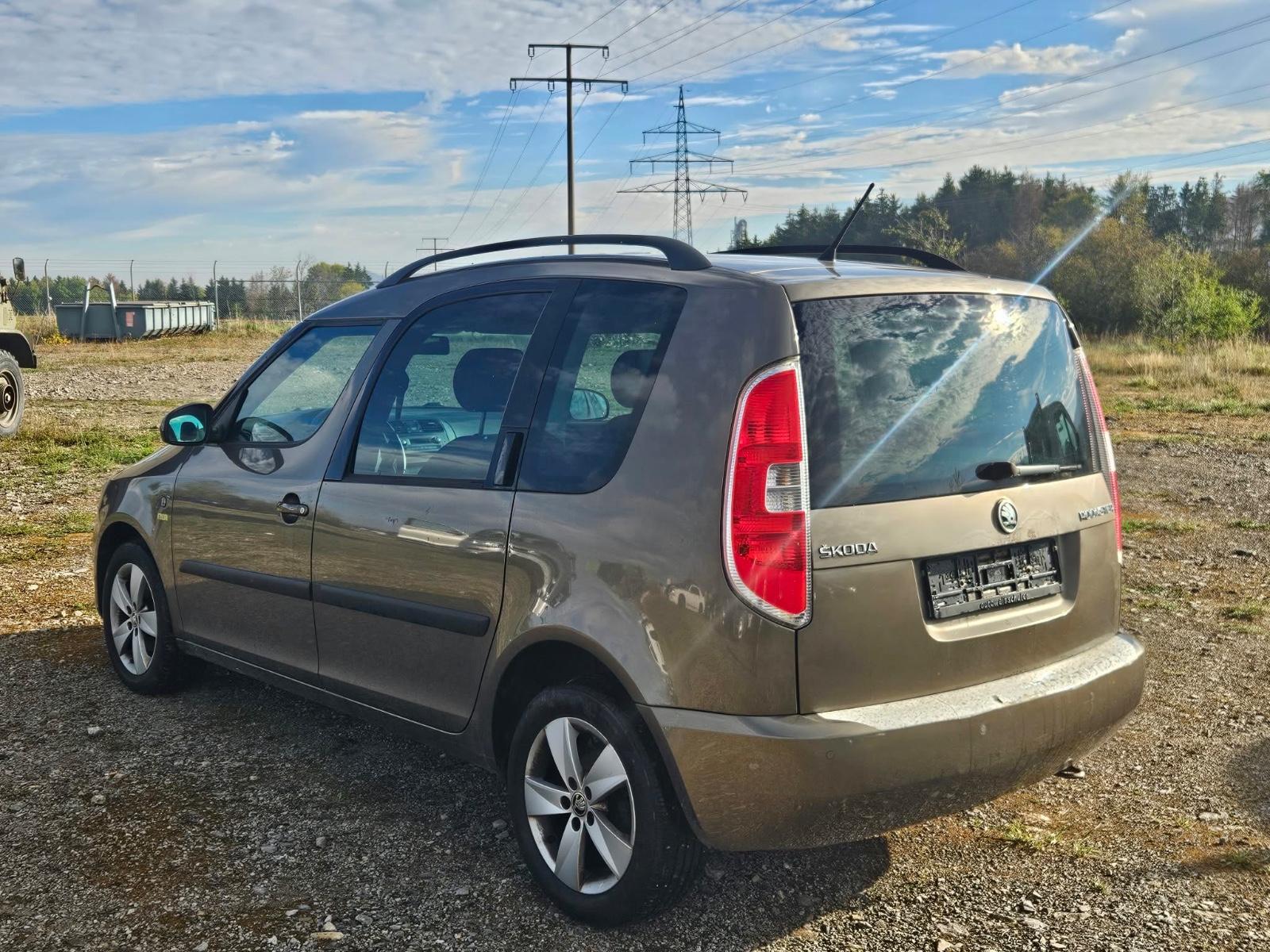 Skoda Roomster 2013 — photo 16