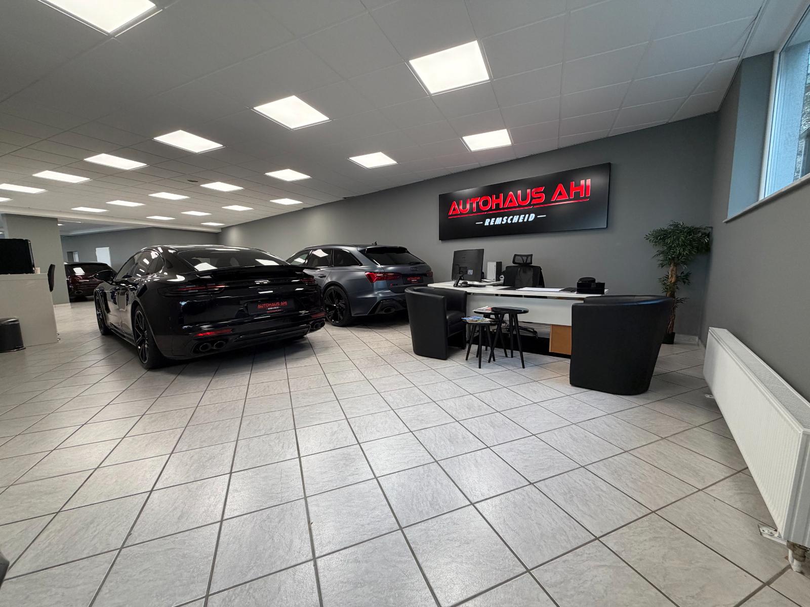 showroom-image-top