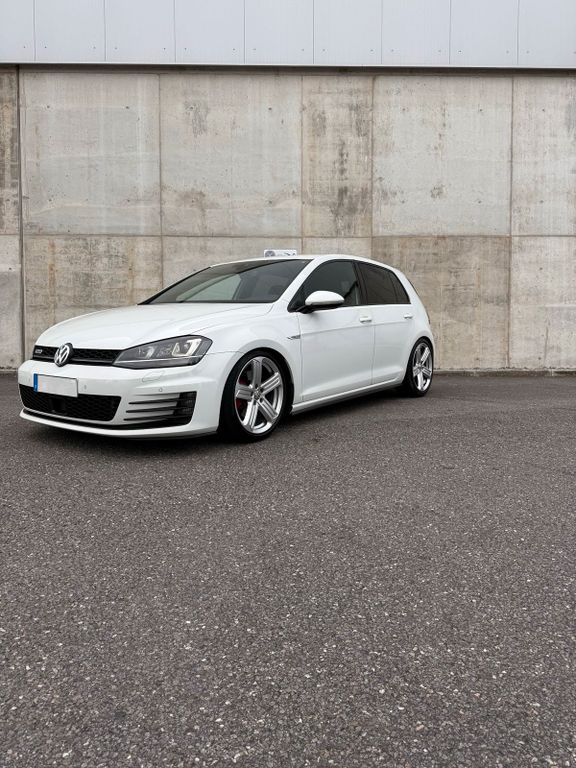 Image of Volkswagen Golf