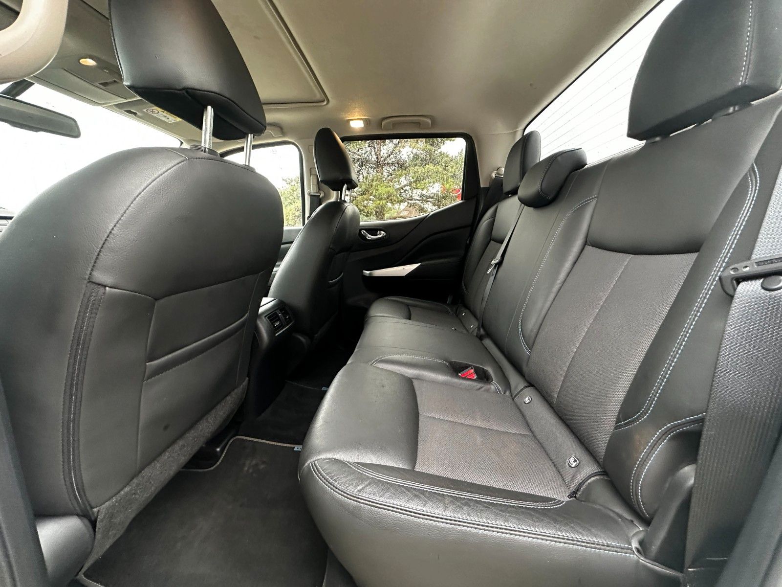 Fahrzeugabbildung Nissan Navara NP300 Acenta King Cab 4x4