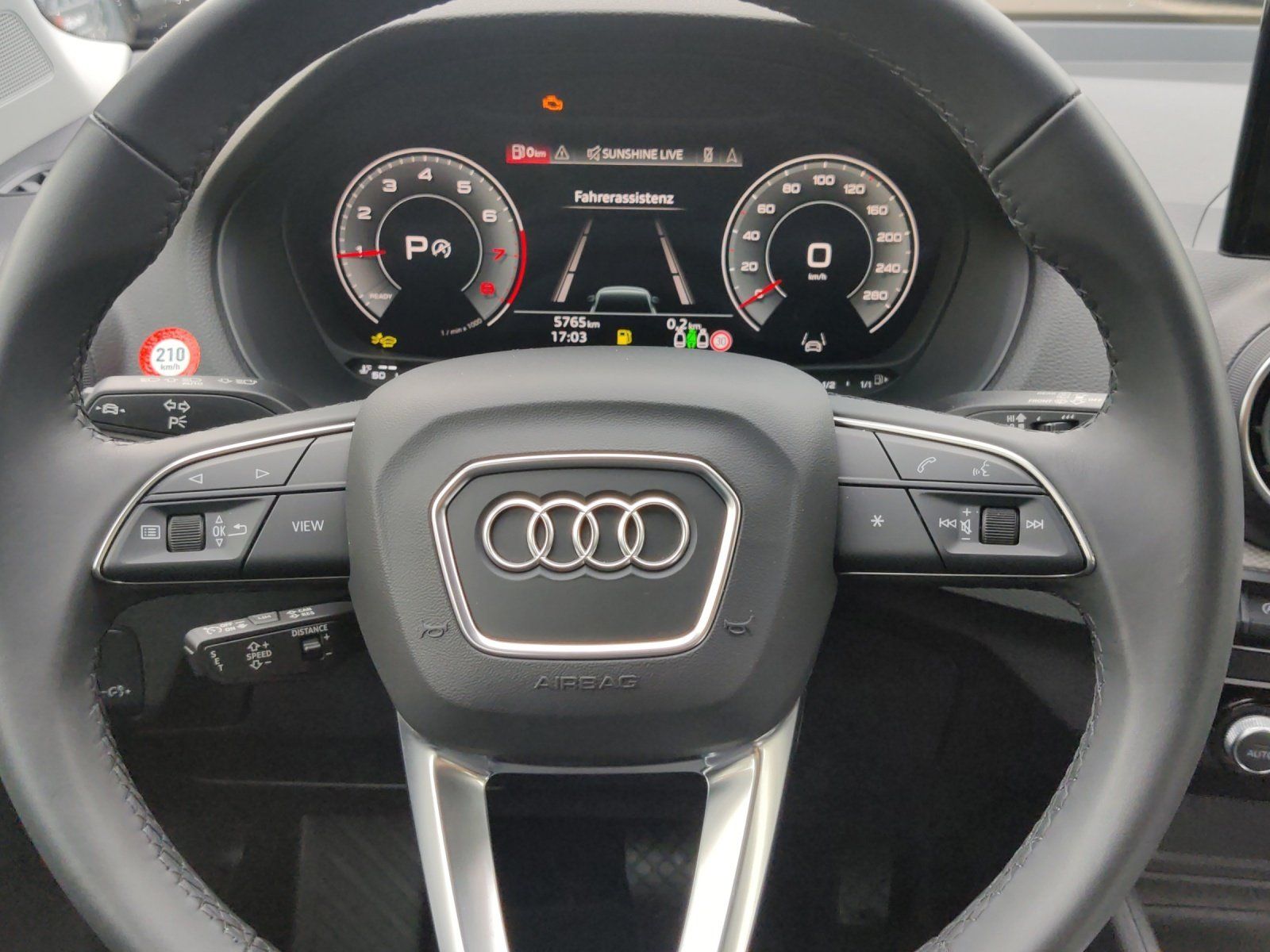 Fahrzeugabbildung Audi Q2 advanced 35 TFSI AHK,Kamera,LED,Navi,PDC,SHZ