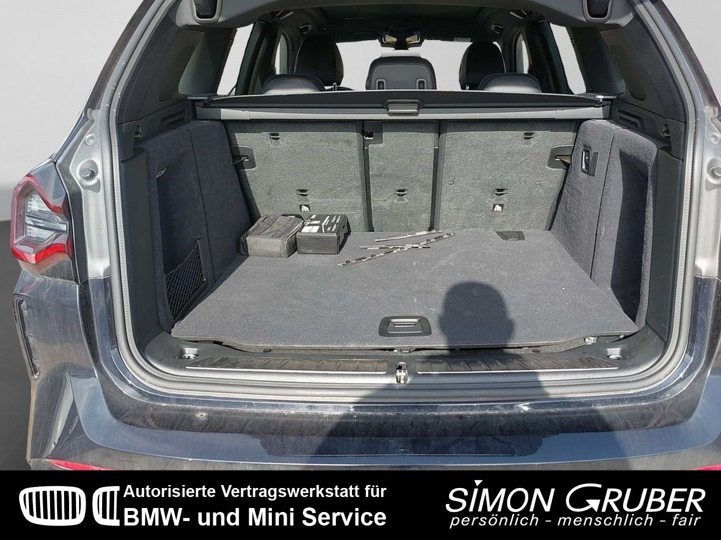 Fahrzeugabbildung BMW iX3 M Sport Impressive Pano HUD Leder 20 Zoll