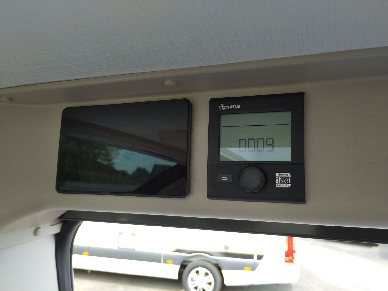 Fahrzeugabbildung Karmann Davis Lifestyle DA 591 LS Markise und Skyroof