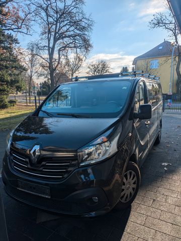 Renault Trafic mit Standheizung und AHK 9 Sitzer