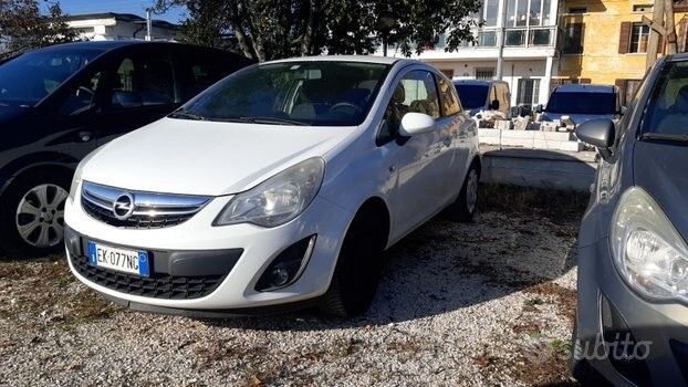 Opel Corsa 1.2 85CV 3 gas va. Sempre ok patentat