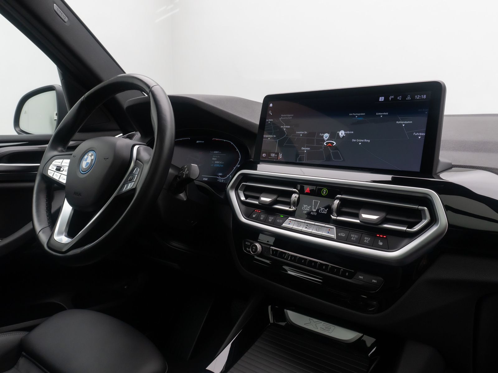 Fahrzeugabbildung BMW X3 xD30e Komfort DAB Laser HiFi HUD Panorama 20"