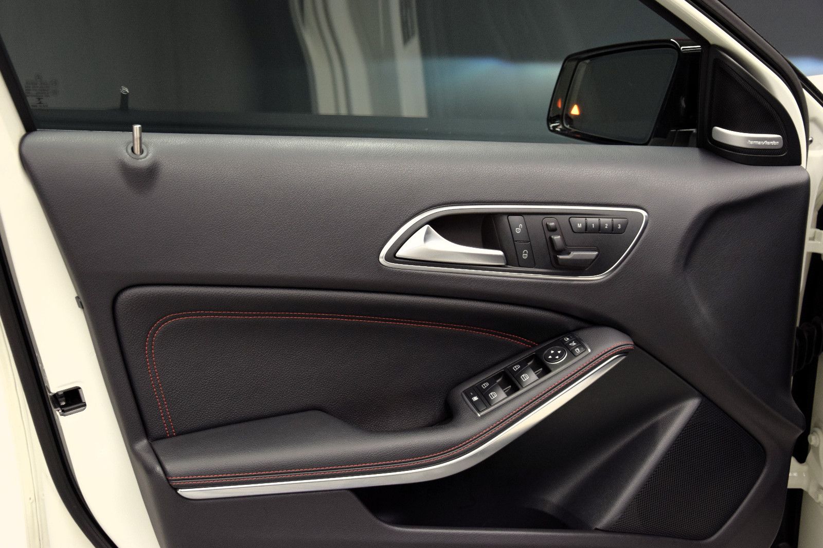 Fahrzeugabbildung Mercedes-Benz A45 AMG EDITION ONE AERO PERFORM PANO DRIVERS