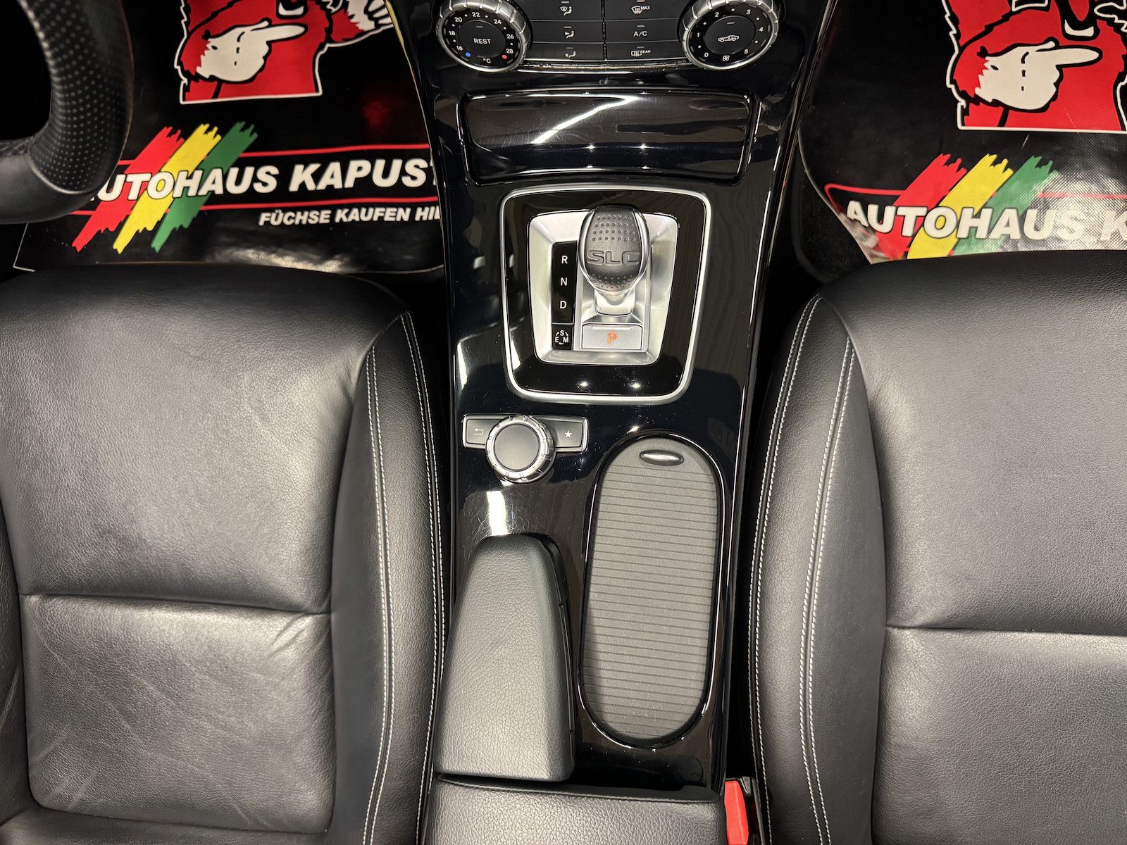 Fahrzeugabbildung Mercedes-Benz SLC 180 AMG /Night/LED/Navi/Ambiente/Airscarf