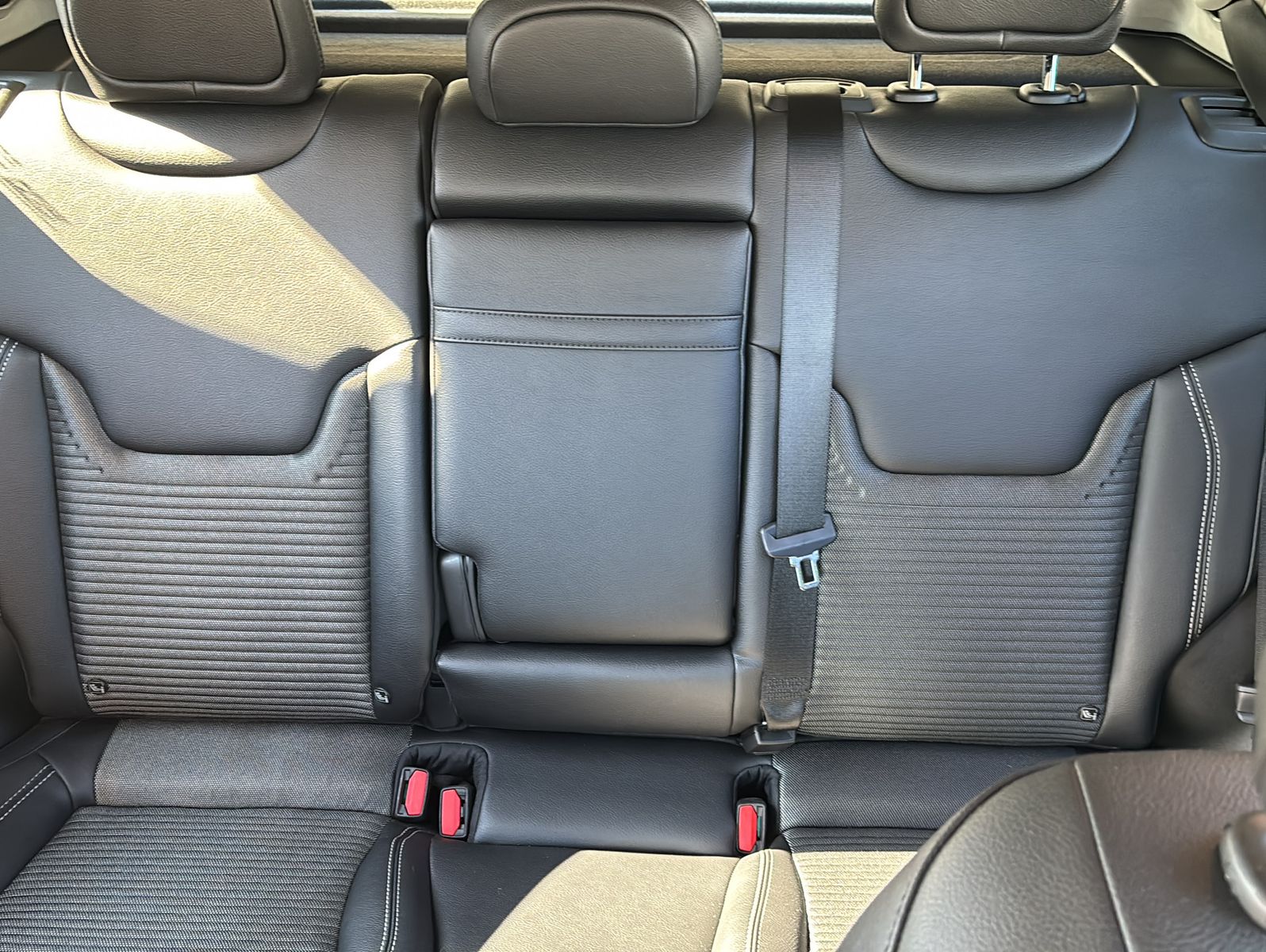 Fahrzeugabbildung Jeep Compass 1.3 T4 Plug-In Hybrid Limited 4xe 140kW
