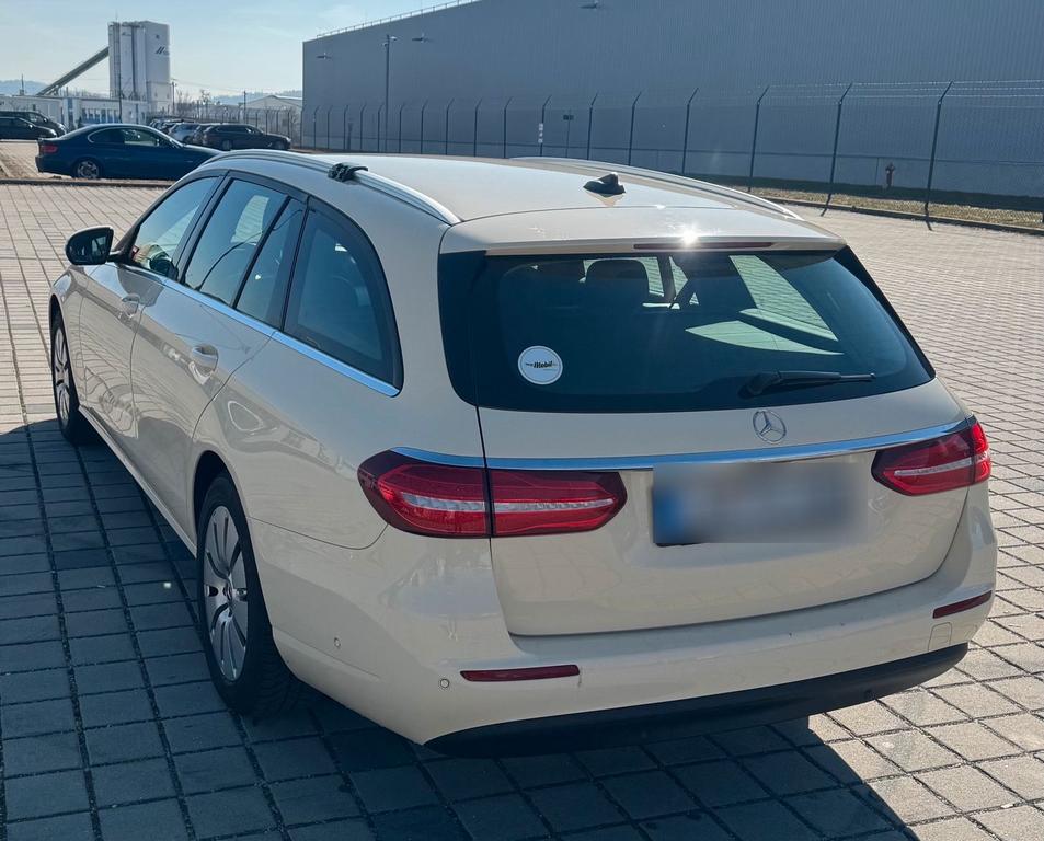 Mercedes-Benz E 200
