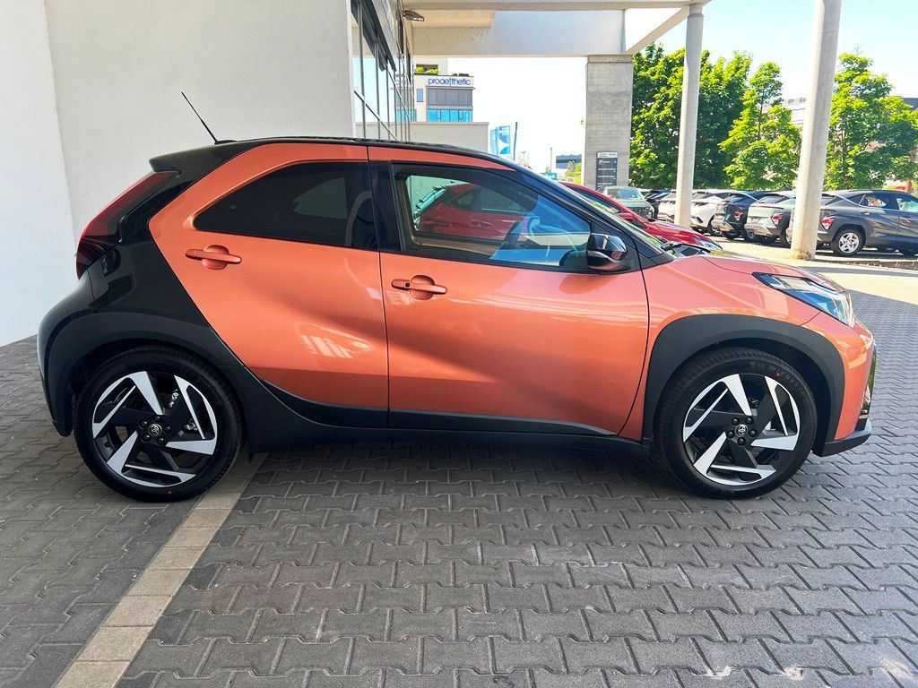 Fahrzeugabbildung Toyota Aygo 1.5 Lounge Kamera,LED,Matrix,Navi,SHZ,ACC