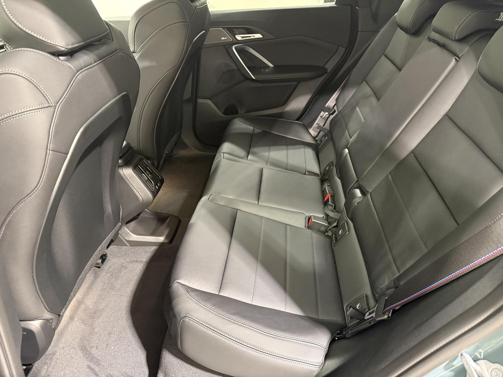 BMW iX1 xDrive30 M Sport Pro ACC 360 AHK HUD