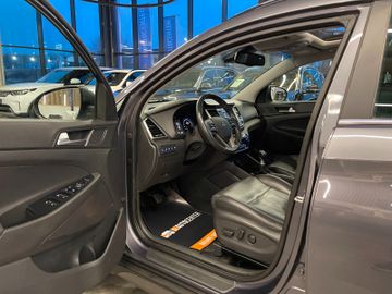 Hyundai Tucson Premium 4WD *AHK*KAMERA*NAVI*PANO*LEDER*