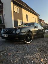 Mercedes-Benz Mercedes CLK 200 Kompressor - Mercedes-Benz CLK 200 aus 2001: Kompressor