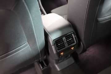 Skoda Karoq 2.0 TDI DSG 4x4 Sportline *PDC*4XSHZ*ACC*