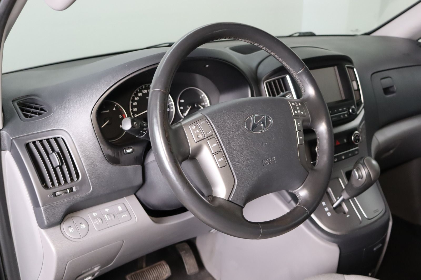 Fahrzeugabbildung Hyundai H1 Travel Trend * Navi * DAB * 8-Sitzer